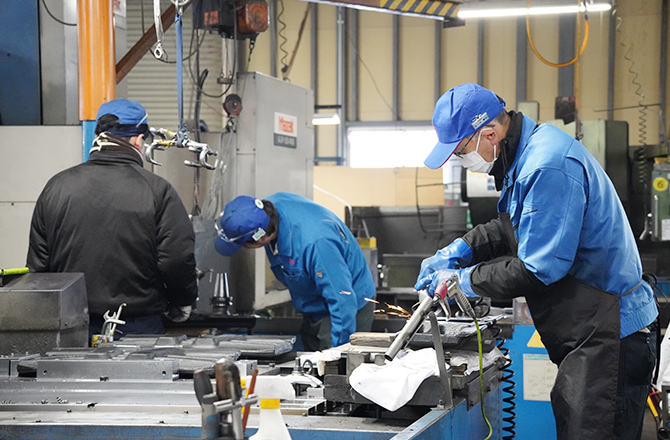 製造・加工(鍛造・切削・熱処理)